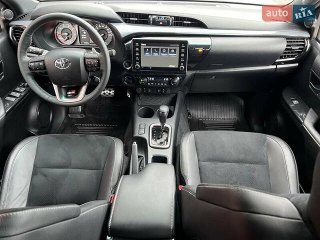 Белый Тойота Хайлюкс, объемом двигателя 2.76 л и пробегом 24 тыс. км за 52886 $, фото 9 на Automoto.ua