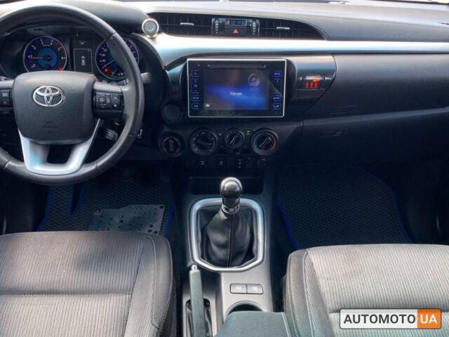 Білий Тойота Хайлюкс, об'ємом двигуна 2.4 л та пробігом 344 тис. км за 21000 $, фото 7 на Automoto.ua