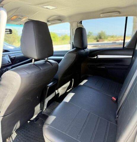 Білий Тойота Хайлюкс, об'ємом двигуна 0 л та пробігом 340 тис. км за 22000 $, фото 3 на Automoto.ua