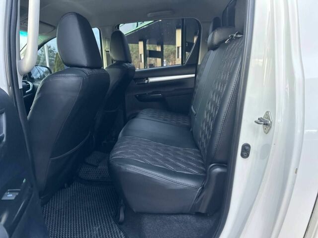 Белый Тойота Хайлюкс, объемом двигателя 2.8 л и пробегом 250 тыс. км за 29950 $, фото 16 на Automoto.ua