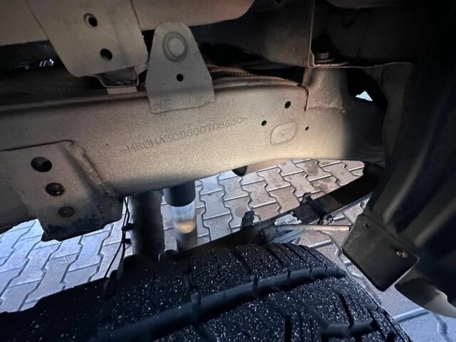 Белый Тойота Хайлюкс, объемом двигателя 2.8 л и пробегом 250 тыс. км за 29950 $, фото 14 на Automoto.ua