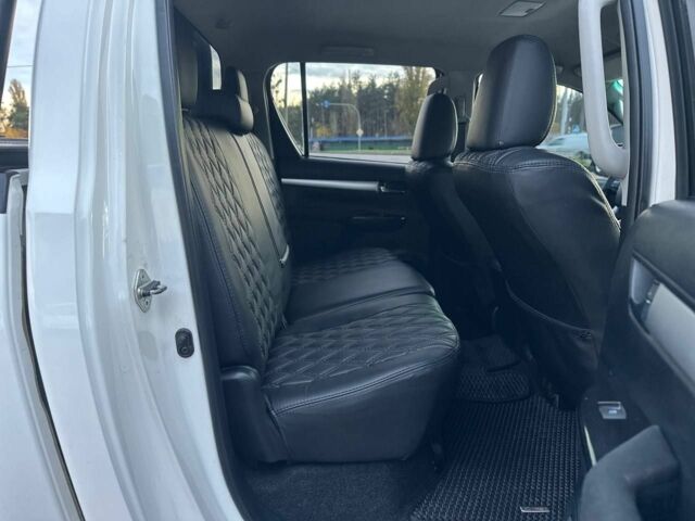 Белый Тойота Хайлюкс, объемом двигателя 2.8 л и пробегом 250 тыс. км за 29950 $, фото 18 на Automoto.ua