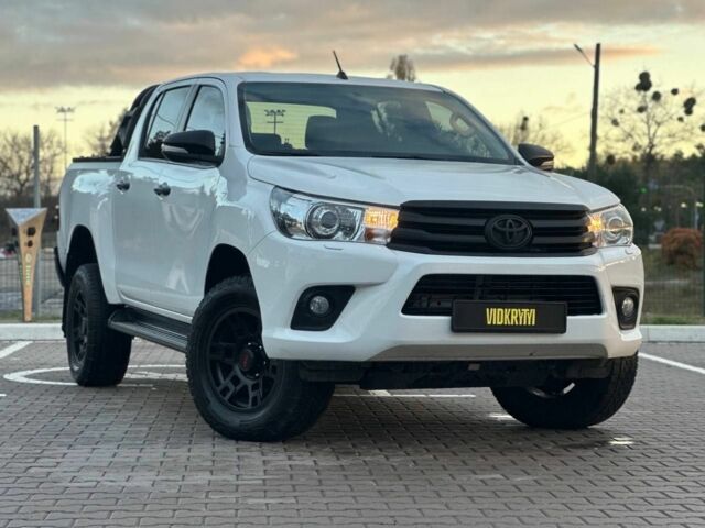 Белый Тойота Хайлюкс, объемом двигателя 2.8 л и пробегом 250 тыс. км за 29950 $, фото 2 на Automoto.ua