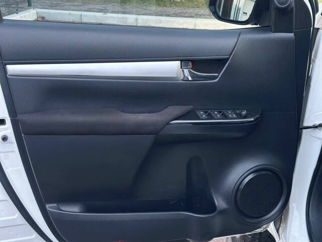 Белый Тойота Хайлюкс, объемом двигателя 2.8 л и пробегом 250 тыс. км за 29950 $, фото 23 на Automoto.ua