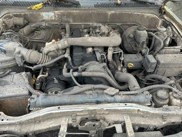 Черный Тойота Хайлюкс, объемом двигателя 2.5 л и пробегом 250 тыс. км за 1001 $, фото 2 на Automoto.ua