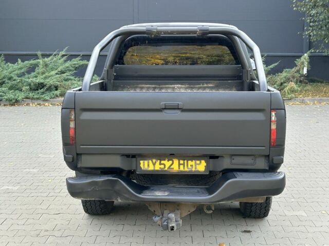 Чорний Тойота Хайлюкс, об'ємом двигуна 2.5 л та пробігом 200 тис. км за 5450 $, фото 3 на Automoto.ua