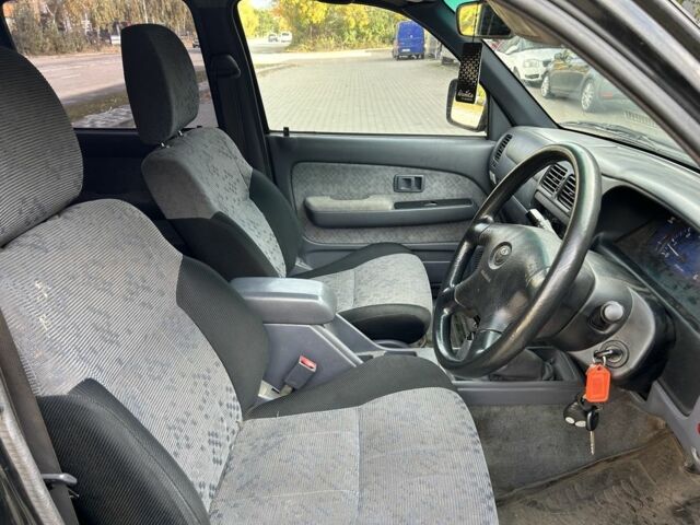 Чорний Тойота Хайлюкс, об'ємом двигуна 2.5 л та пробігом 200 тис. км за 5450 $, фото 8 на Automoto.ua