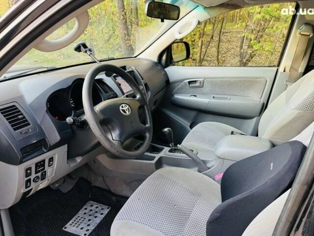 Черный Тойота Хайлюкс, объемом двигателя 0 л и пробегом 250 тыс. км за 2650 $, фото 7 на Automoto.ua