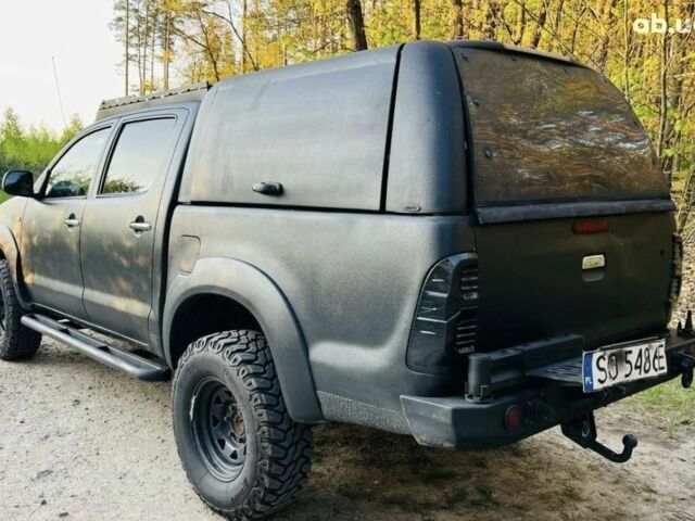 Черный Тойота Хайлюкс, объемом двигателя 0 л и пробегом 250 тыс. км за 2650 $, фото 9 на Automoto.ua
