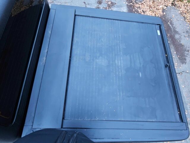 Черный Тойота Хайлюкс, объемом двигателя 2.5 л и пробегом 265 тыс. км за 9000 $, фото 8 на Automoto.ua