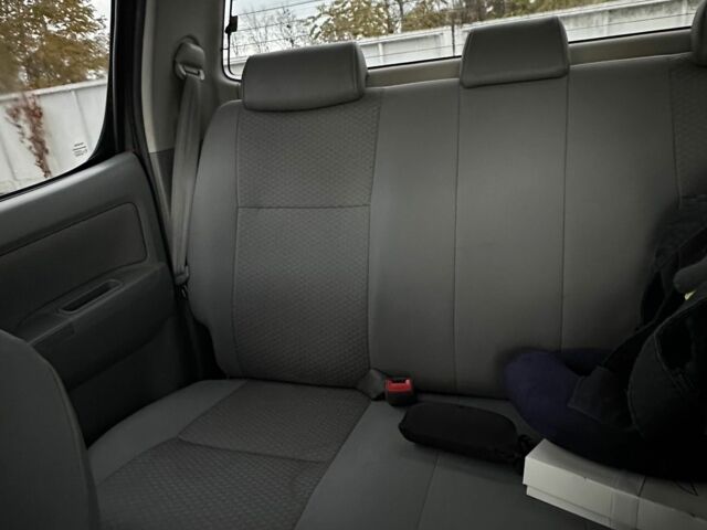 Черный Тойота Хайлюкс, объемом двигателя 2.5 л и пробегом 218 тыс. км за 11000 $, фото 8 на Automoto.ua