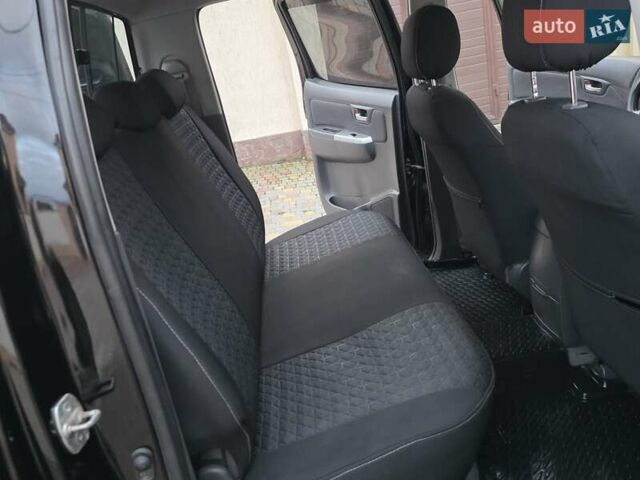 Чорний Тойота Хайлюкс, об'ємом двигуна 2.5 л та пробігом 259 тис. км за 17500 $, фото 19 на Automoto.ua