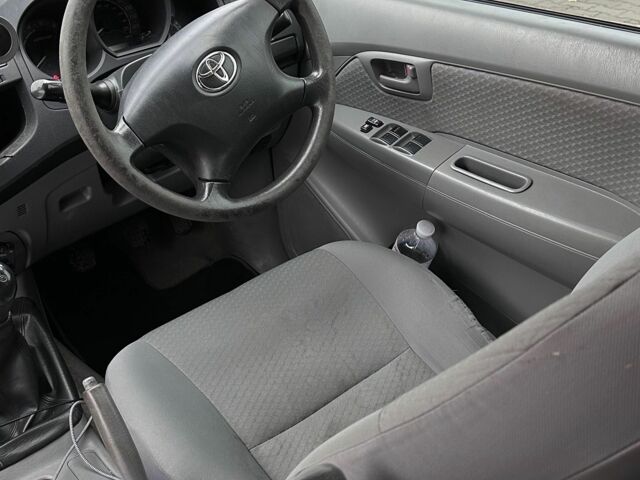 Черный Тойота Хайлюкс, объемом двигателя 2.5 л и пробегом 218 тыс. км за 11000 $, фото 9 на Automoto.ua