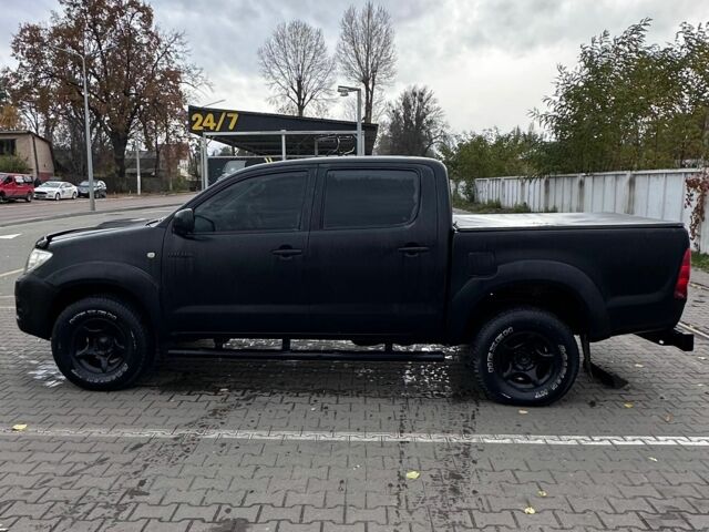 Черный Тойота Хайлюкс, объемом двигателя 2.5 л и пробегом 218 тыс. км за 11000 $, фото 3 на Automoto.ua