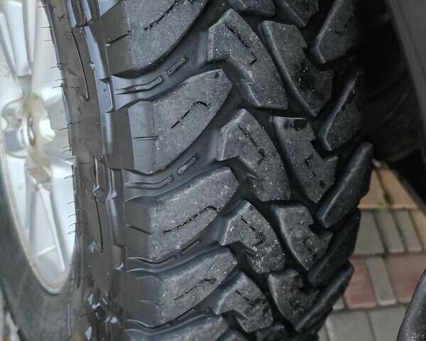 Чорний Тойота Хайлюкс, об'ємом двигуна 2.5 л та пробігом 259 тис. км за 17500 $, фото 35 на Automoto.ua