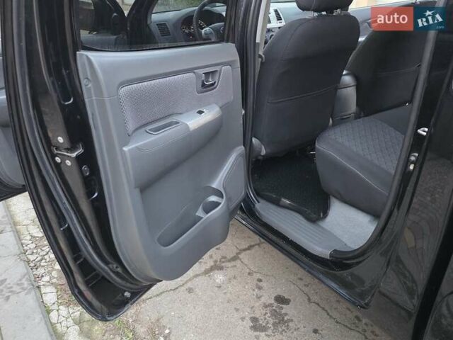 Чорний Тойота Хайлюкс, об'ємом двигуна 2.5 л та пробігом 259 тис. км за 17500 $, фото 30 на Automoto.ua