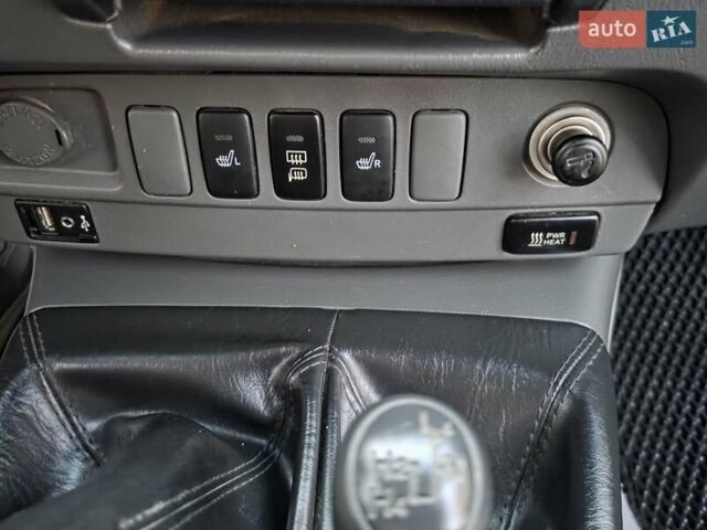 Чорний Тойота Хайлюкс, об'ємом двигуна 2.5 л та пробігом 259 тис. км за 17500 $, фото 32 на Automoto.ua