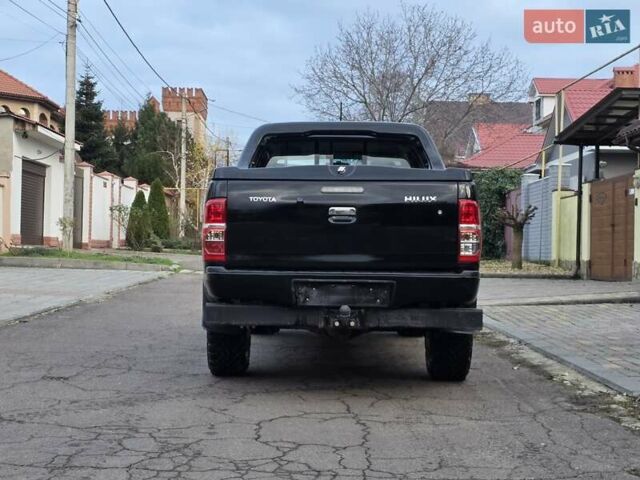 Чорний Тойота Хайлюкс, об'ємом двигуна 2.5 л та пробігом 259 тис. км за 17500 $, фото 10 на Automoto.ua