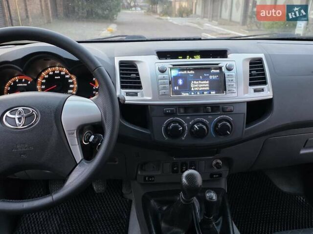 Чорний Тойота Хайлюкс, об'ємом двигуна 2.5 л та пробігом 259 тис. км за 17500 $, фото 22 на Automoto.ua