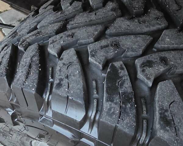 Чорний Тойота Хайлюкс, об'ємом двигуна 2.5 л та пробігом 259 тис. км за 17500 $, фото 34 на Automoto.ua