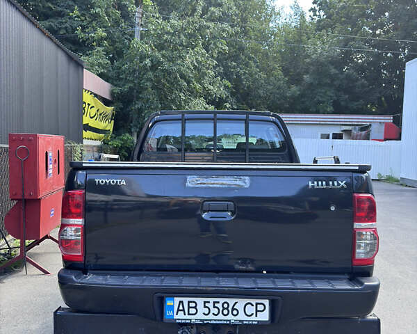 Чорний Тойота Хайлюкс, об'ємом двигуна 2.5 л та пробігом 172 тис. км за 16500 $, фото 8 на Automoto.ua