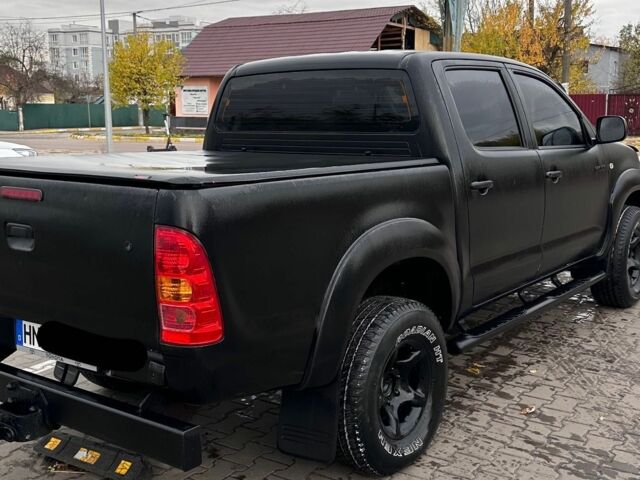 Черный Тойота Хайлюкс, объемом двигателя 2.5 л и пробегом 218 тыс. км за 11000 $, фото 2 на Automoto.ua
