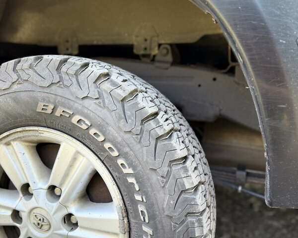 Чорний Тойота Хайлюкс, об'ємом двигуна 2.49 л та пробігом 377 тис. км за 12100 $, фото 4 на Automoto.ua