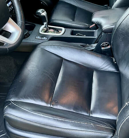 Чорний Тойота Хайлюкс, об'ємом двигуна 2.76 л та пробігом 397 тис. км за 30000 $, фото 29 на Automoto.ua