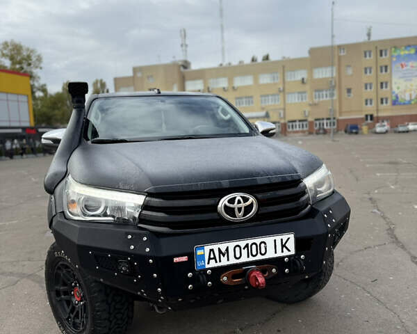 Чорний Тойота Хайлюкс, об'ємом двигуна 2.76 л та пробігом 397 тис. км за 30000 $, фото 1 на Automoto.ua