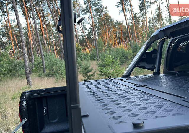 Чорний Тойота Хайлюкс, об'ємом двигуна 2.76 л та пробігом 397 тис. км за 30000 $, фото 22 на Automoto.ua