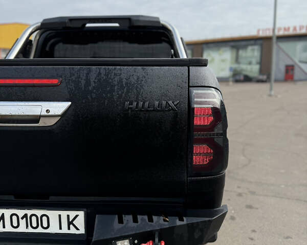 Чорний Тойота Хайлюкс, об'ємом двигуна 2.76 л та пробігом 397 тис. км за 30000 $, фото 14 на Automoto.ua