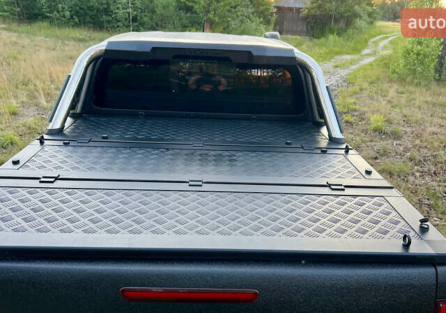 Чорний Тойота Хайлюкс, об'ємом двигуна 2.76 л та пробігом 397 тис. км за 30000 $, фото 24 на Automoto.ua