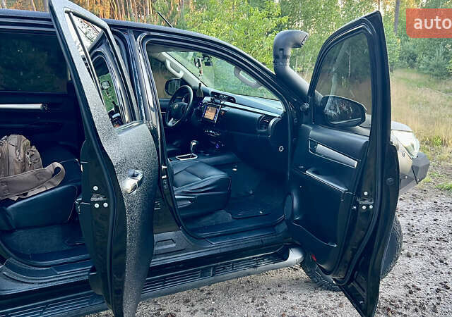 Чорний Тойота Хайлюкс, об'ємом двигуна 2.76 л та пробігом 397 тис. км за 30000 $, фото 26 на Automoto.ua