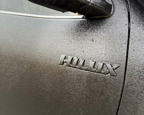 Чорний Тойота Хайлюкс, об'ємом двигуна 2.76 л та пробігом 397 тис. км за 30000 $, фото 18 на Automoto.ua