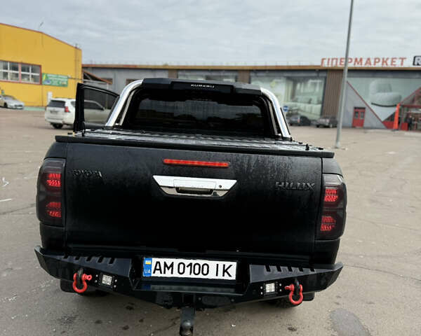 Чорний Тойота Хайлюкс, об'ємом двигуна 2.76 л та пробігом 397 тис. км за 30000 $, фото 15 на Automoto.ua