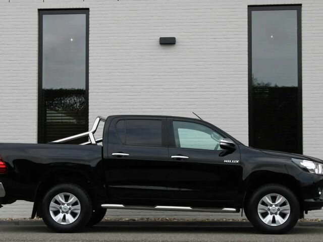 Чорний Тойота Хайлюкс, об'ємом двигуна 2.4 л та пробігом 68 тис. км за 8000 $, фото 5 на Automoto.ua