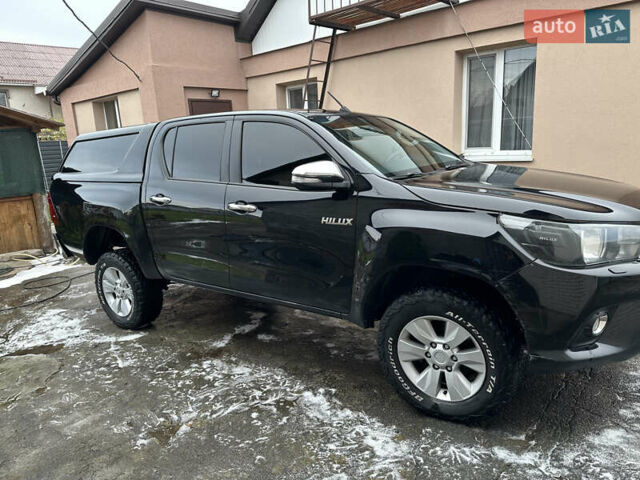 Черный Тойота Хайлюкс, объемом двигателя 2.8 л и пробегом 250 тыс. км за 23500 $, фото 2 на Automoto.ua