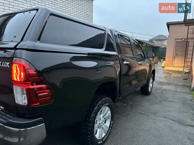 Черный Тойота Хайлюкс, объемом двигателя 2.8 л и пробегом 290 тыс. км за 23600 $, фото 1 на Automoto.ua