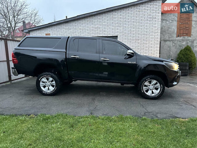 Черный Тойота Хайлюкс, объемом двигателя 2.8 л и пробегом 290 тыс. км за 23600 $, фото 4 на Automoto.ua