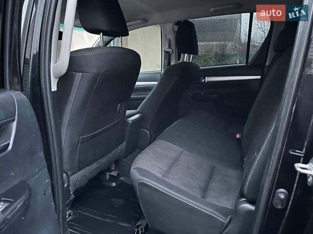 Черный Тойота Хайлюкс, объемом двигателя 2.8 л и пробегом 290 тыс. км за 23600 $, фото 7 на Automoto.ua