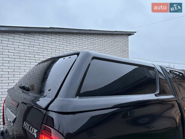 Черный Тойота Хайлюкс, объемом двигателя 2.8 л и пробегом 290 тыс. км за 23600 $, фото 10 на Automoto.ua