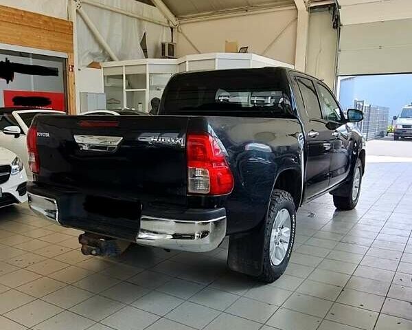 Черный Тойота Хайлюкс, объемом двигателя 2.8 л и пробегом 270 тыс. км за 23500 $, фото 3 на Automoto.ua