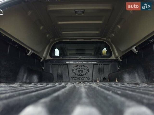 Тойота Хайлюкс 2017 в Черкассах на Automoto.ua Черный Тойота Хайлюкс, объемом двигателя 2.76 л и пробегом 290 тыс. км за 20000 $, фото 9 на Automoto.ua