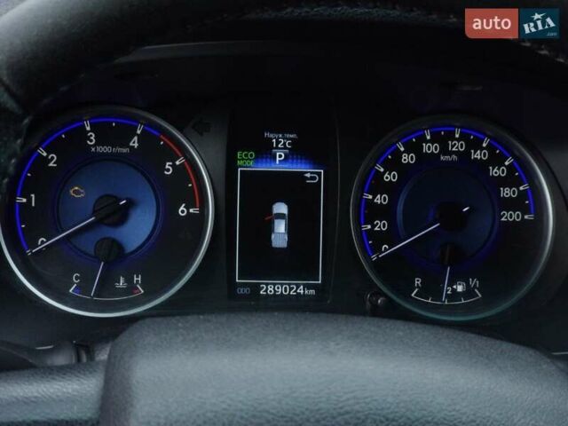 Тойота Хайлюкс 2017 в Черкассах на Automoto.ua Черный Тойота Хайлюкс, объемом двигателя 2.76 л и пробегом 290 тыс. км за 20000 $, фото 14 на Automoto.ua