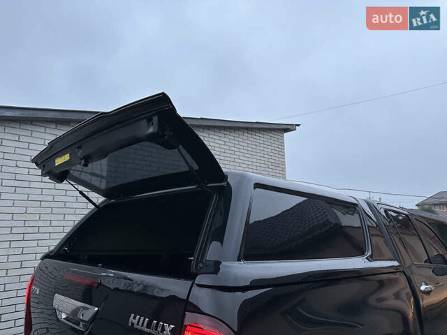 Черный Тойота Хайлюкс, объемом двигателя 2.8 л и пробегом 290 тыс. км за 23600 $, фото 11 на Automoto.ua