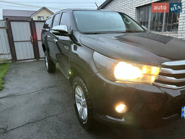 Черный Тойота Хайлюкс, объемом двигателя 2.8 л и пробегом 290 тыс. км за 23600 $, фото 2 на Automoto.ua
