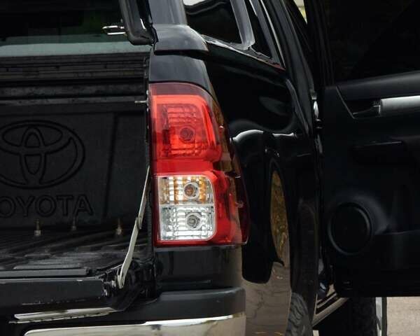 Тойота Хайлюкс 2017 в Черкассах на Automoto.ua Черный Тойота Хайлюкс, объемом двигателя 2.76 л и пробегом 290 тыс. км за 20000 $, фото 8 на Automoto.ua