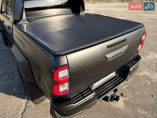 Черный Тойота Хайлюкс, объемом двигателя 2.76 л и пробегом 5 тыс. км за 64500 $, фото 24 на Automoto.ua