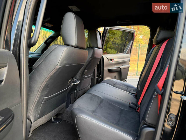 Черный Тойота Хайлюкс, объемом двигателя 2.76 л и пробегом 5 тыс. км за 64500 $, фото 80 на Automoto.ua