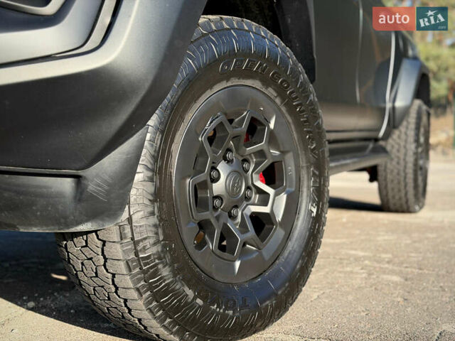 Черный Тойота Хайлюкс, объемом двигателя 2.76 л и пробегом 5 тыс. км за 64500 $, фото 17 на Automoto.ua